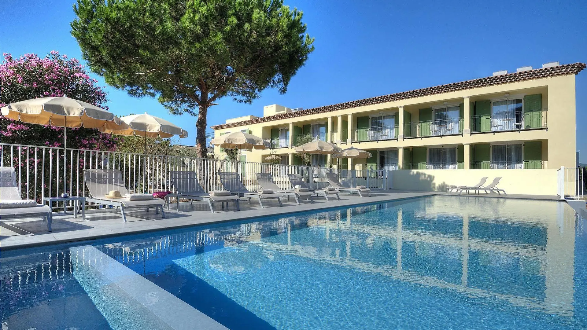 La Bastide De L\'Oliveraie contacts